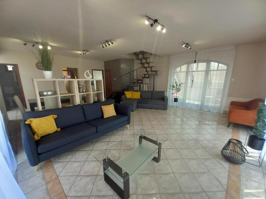 Lujza Apartman Goedoelloアパートメント エクステリア 写真