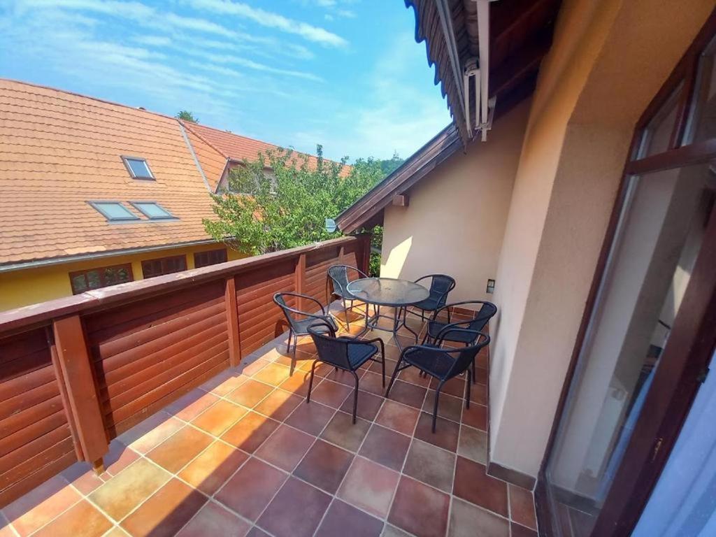 Lujza Apartman Goedoelloアパートメント エクステリア 写真
